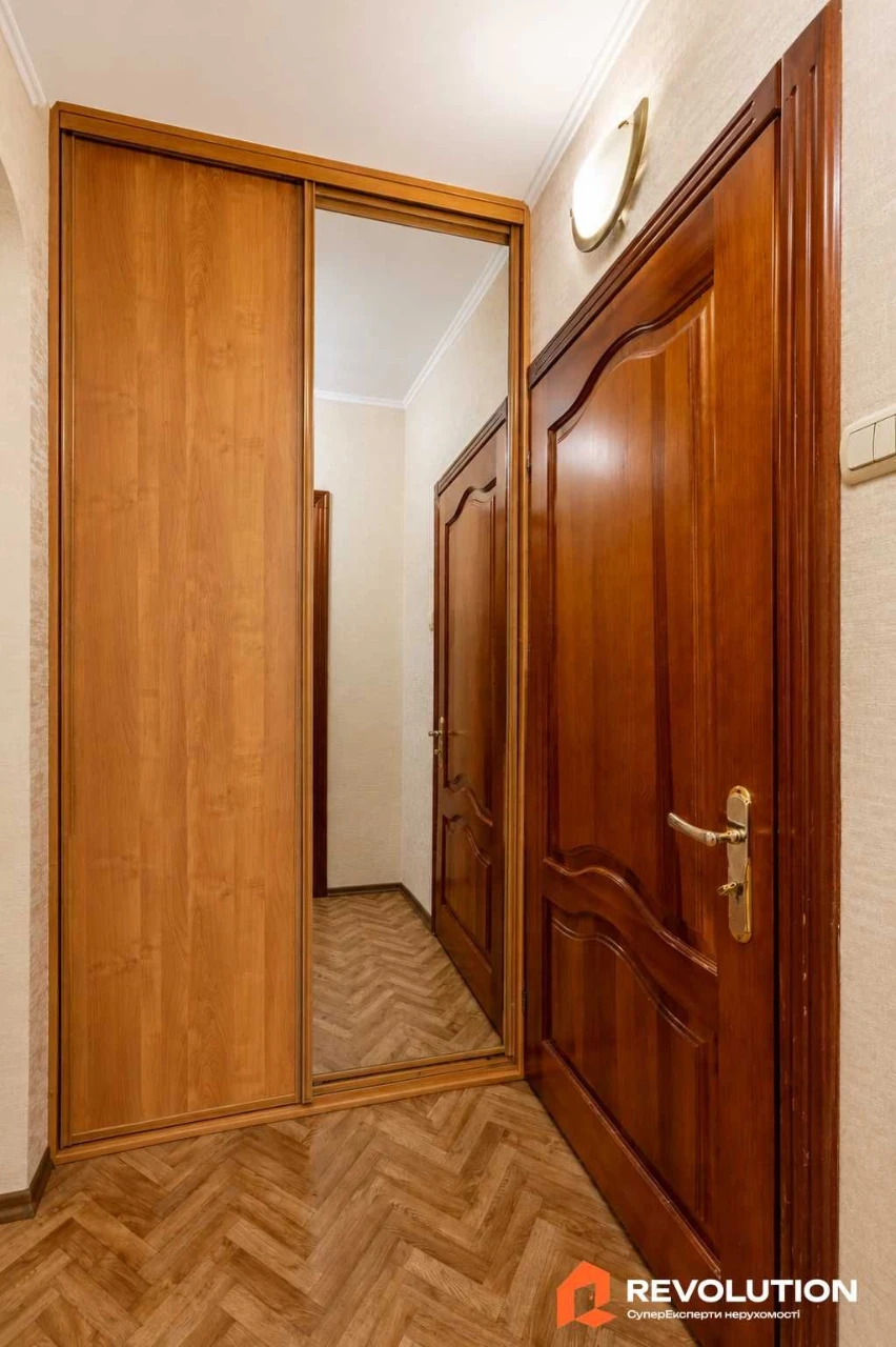 Без комісії. Продаж 3к квартири 70.9м2, вул.Тростянецька 3 Д