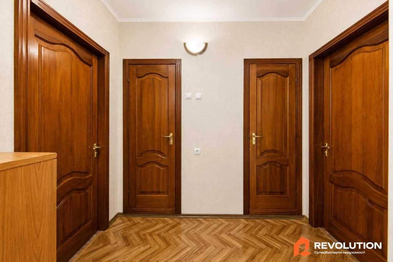 Без комісії. Продаж 3к квартири 70.9м2, вул.Тростянецька 3 Д