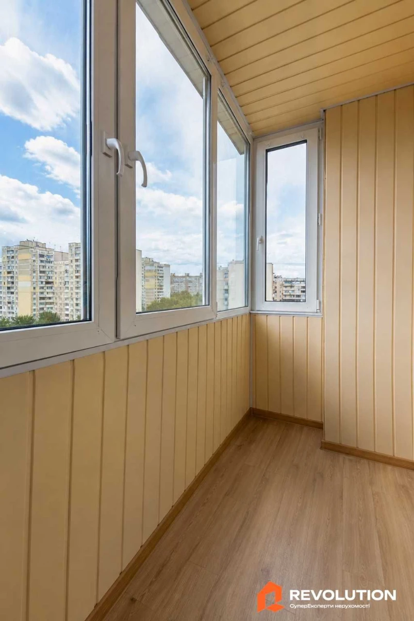 Без комісії. Продаж 3к квартири 70.9м2, вул.Тростянецька 3 Д