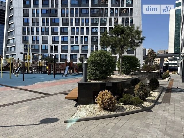 Продаж 1к квартири 52.7 кв. м на просп. Берестейський 11 кор