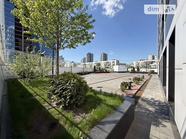 Продаж 1к квартири 52.7 кв. м на просп. Берестейський 11 кор