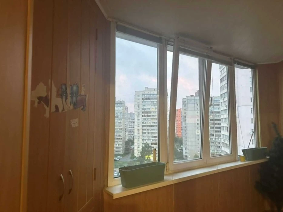 Продаж 2-к. квартири. Метро Позняки 7 хвилин. Епіцентр. Метр