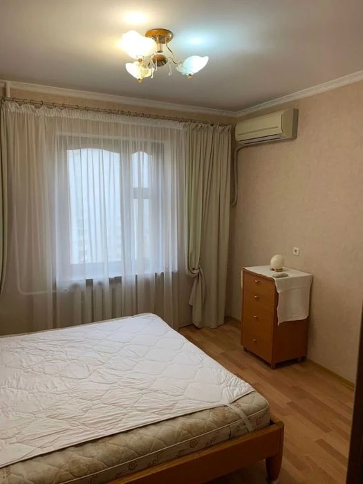 Продаж 2-к. квартири. Метро Позняки 7 хвилин. Епіцентр. Метр