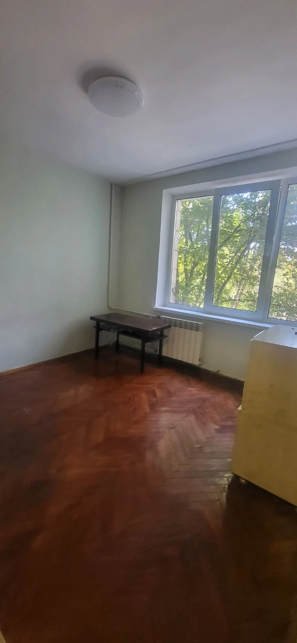 Продаж 1 кімнатної квартири на Севастопільский пл.торг
