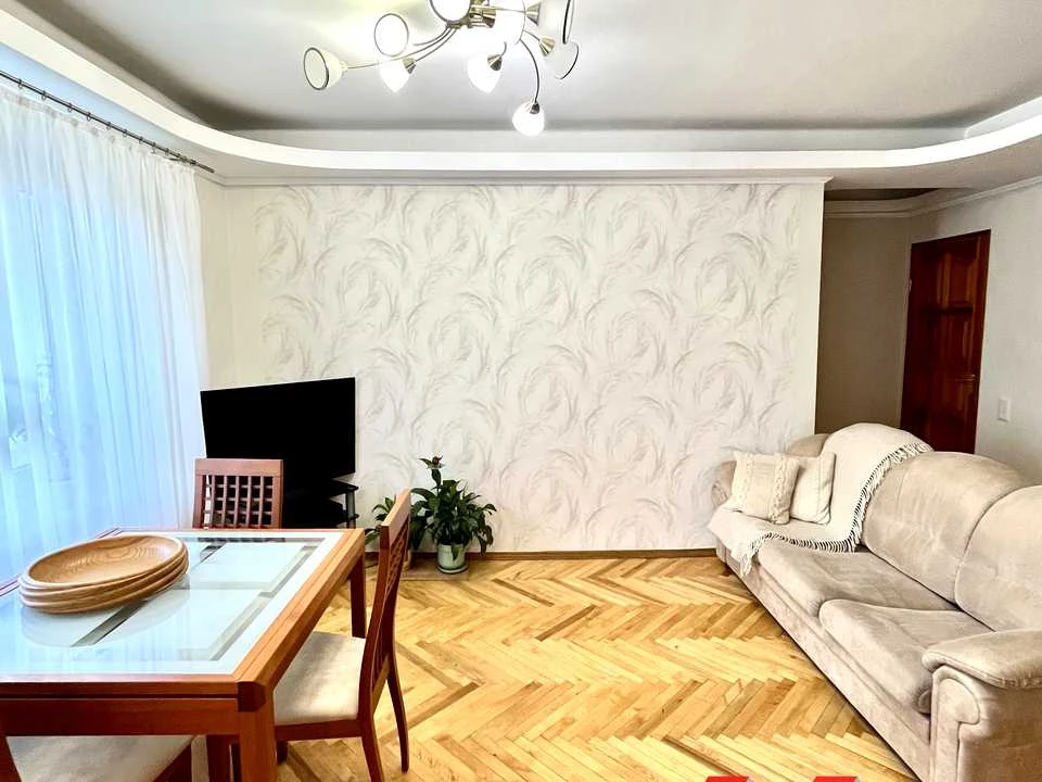 Квартира. Київ, Дніпровська набережна вул.