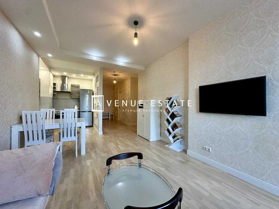 WITHOUT% Urgent Sale 3-room apartment 100m2 Park Avenue | Pa