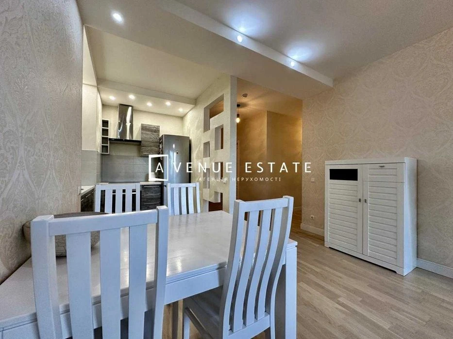 WITHOUT% Urgent Sale 3-room apartment 100m2 Park Avenue | Pa