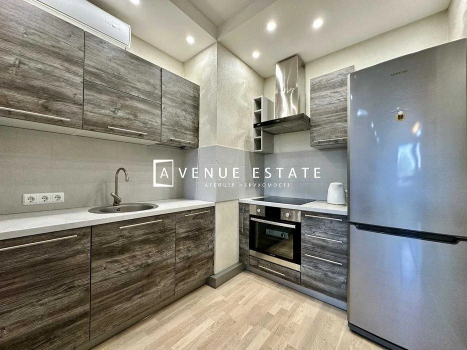 WITHOUT% Urgent Sale 3-room apartment 100m2 Park Avenue | Pa