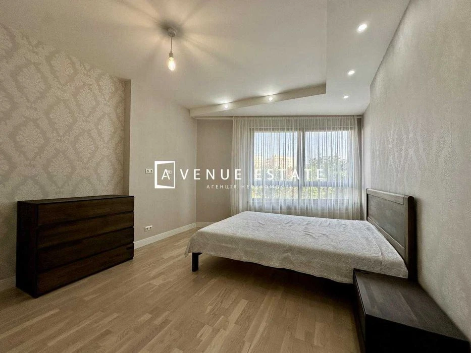 WITHOUT% Urgent Sale 3-room apartment 100m2 Park Avenue | Pa