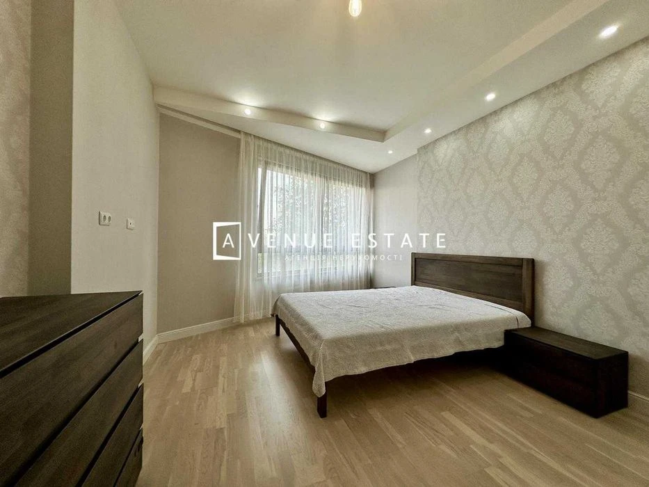 WITHOUT% Urgent Sale 3-room apartment 100m2 Park Avenue | Pa