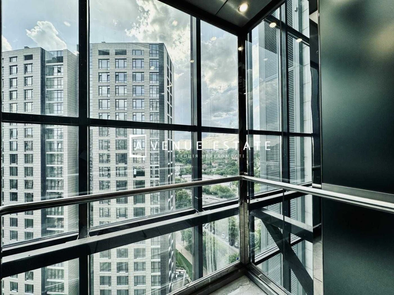 WITHOUT% Sale of 3-room apartment 85m2 Park Avenue VIP Demiivs St.
