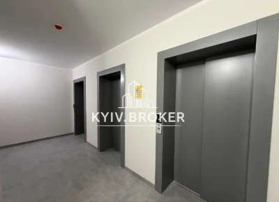 Продам квартиру на 5 этаже 48м2 Perfect town Максимовича 3