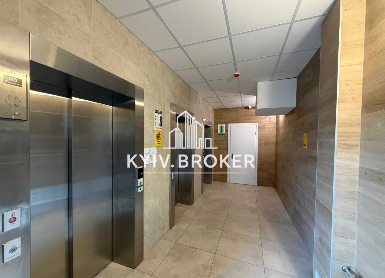 Продам квартиру на 5 этаже 48м2 Perfect town Максимовича 3