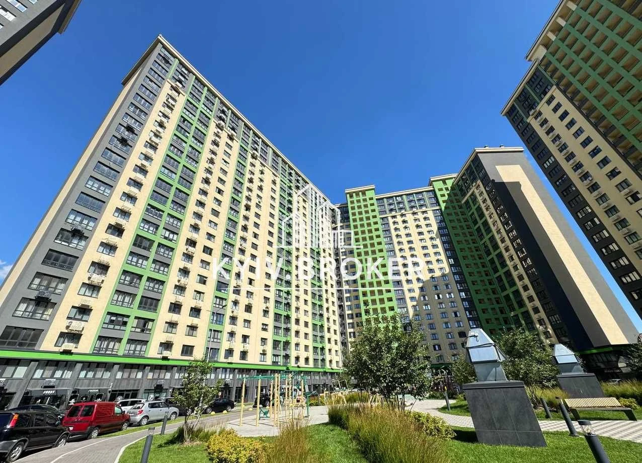 Продам квартиру на 5 этаже 48м2 Perfect town Максимовича 3