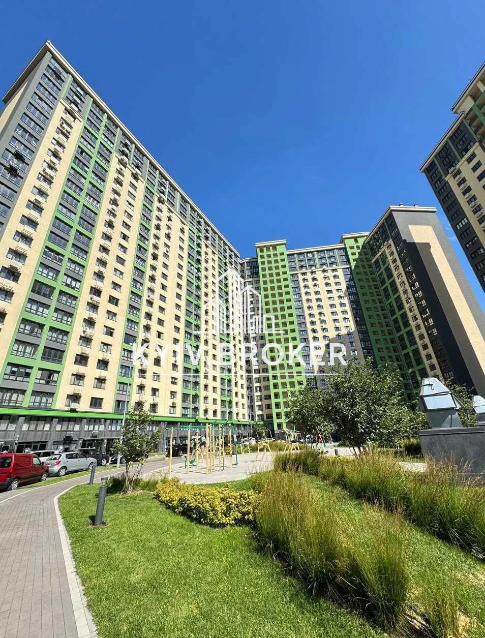 Продам квартиру на 5 этаже 48м2 Perfect town Максимовича 3