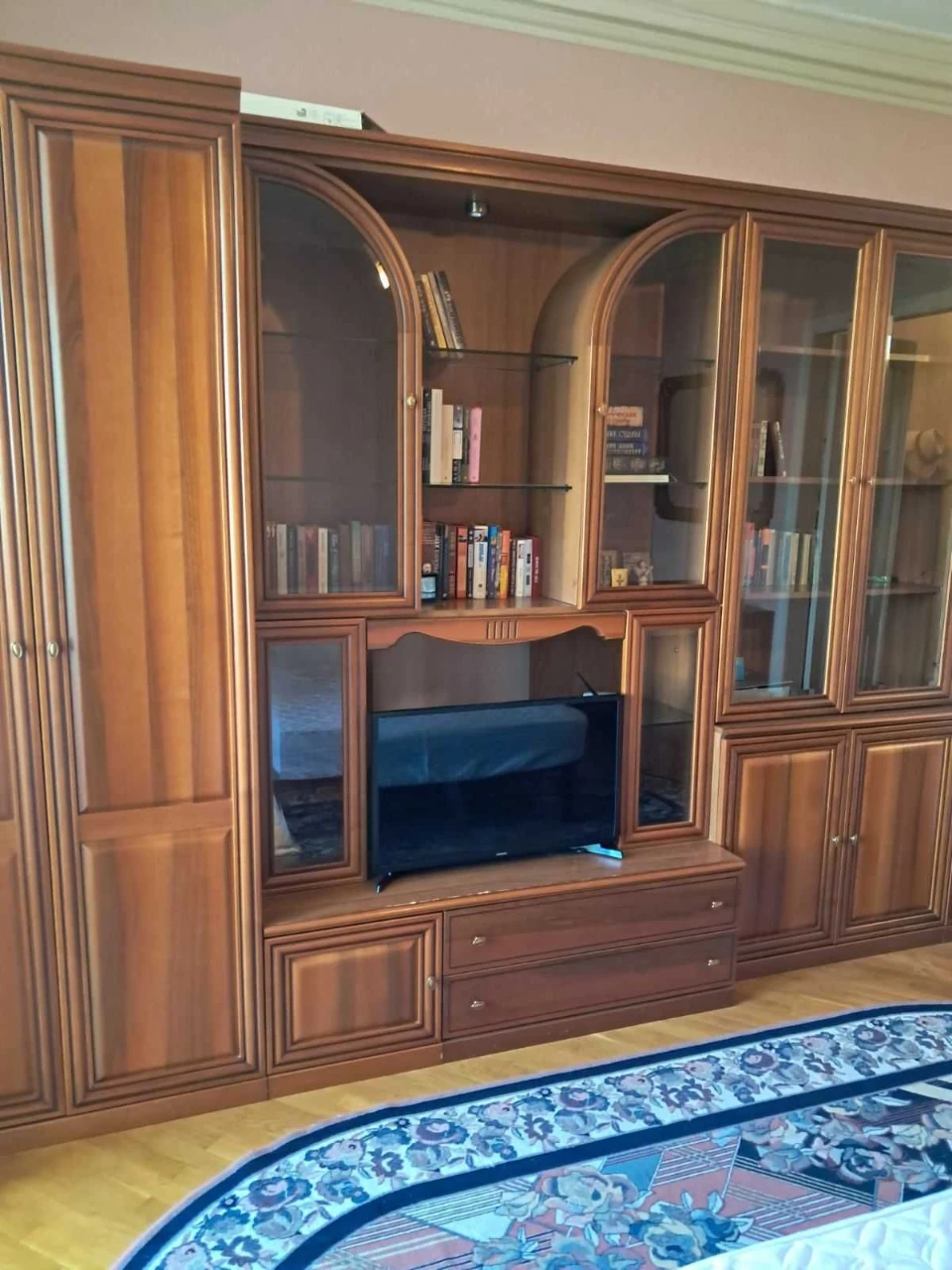 One-bedroom apartment with a view for sale in the city center, B. Zhitomirskaya Street