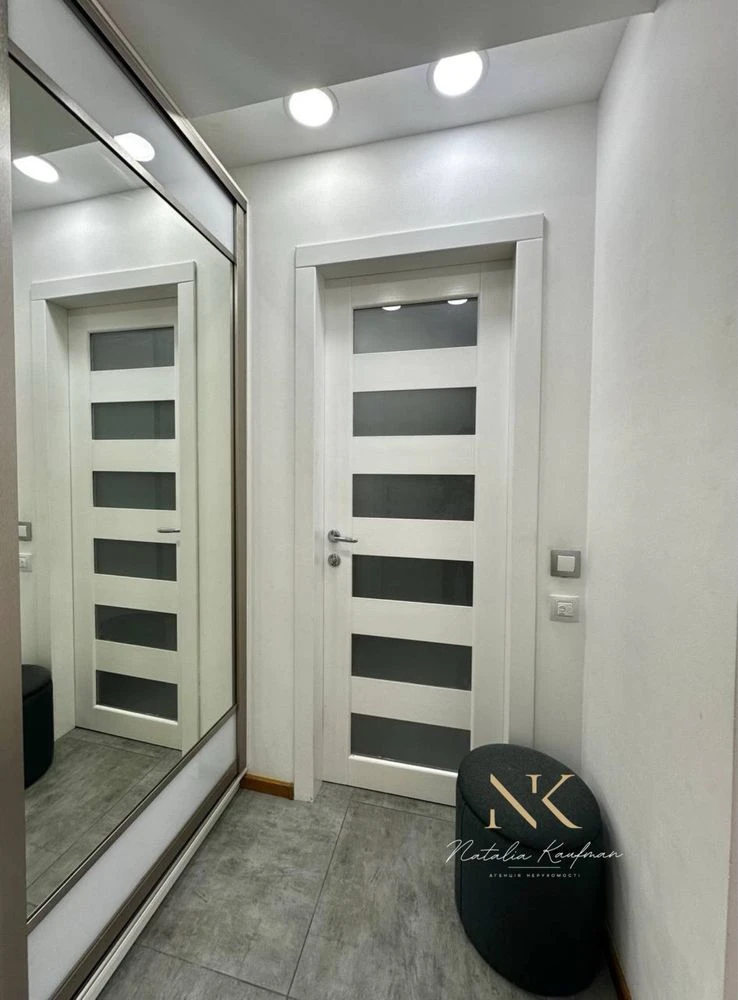 Продаж мансардної квартири з терасою. Комфорт Таун