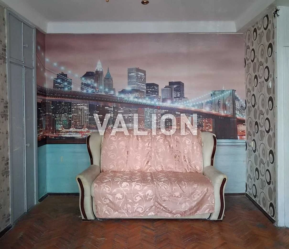 Commission-free sale of 1-room apartment, 6 Vyfleemska St.