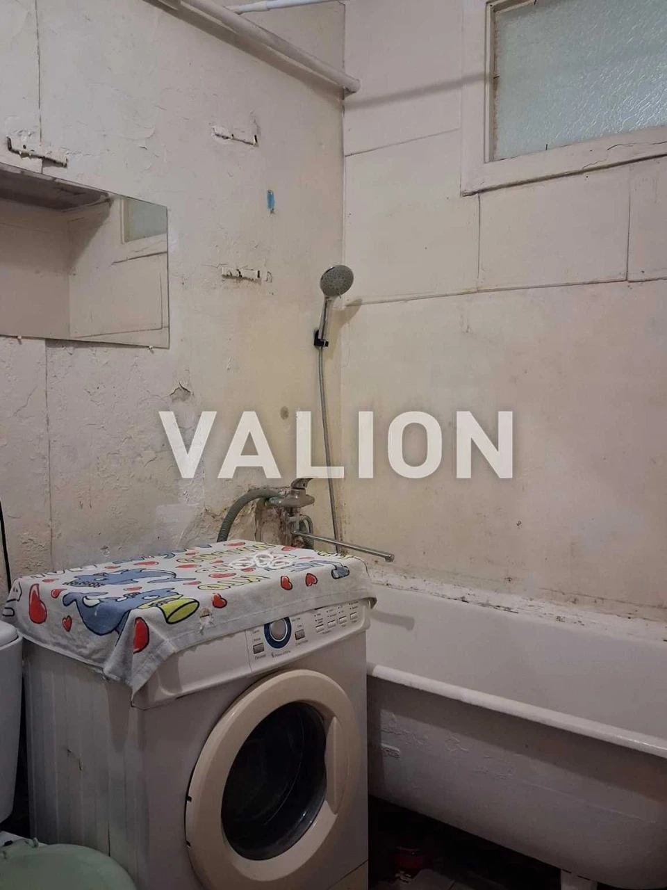 Commission-free sale of 1-room apartment, 6 Vyfleemska St.