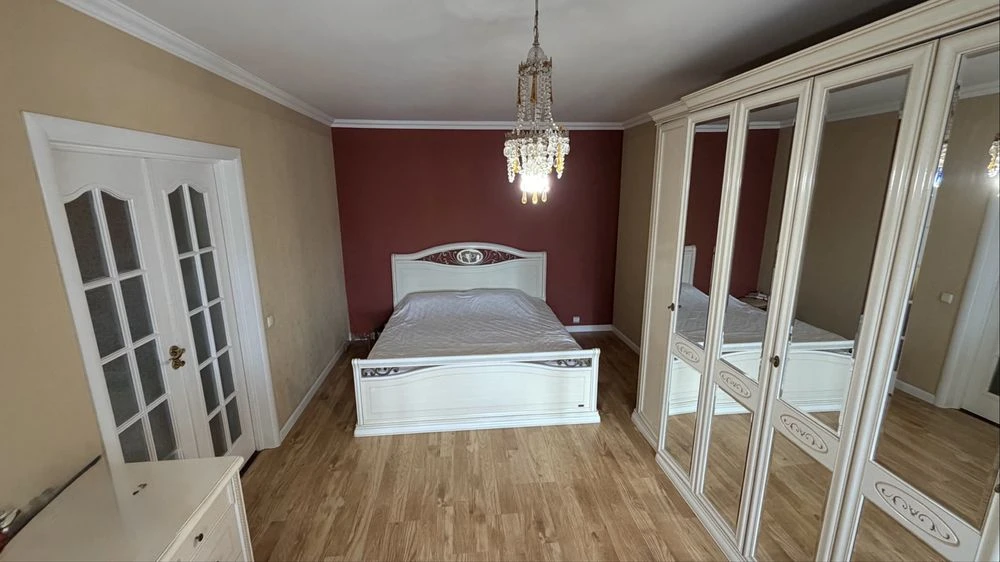 3-кімнатна 98 м² на Милославській — велика квартира, заїжджа