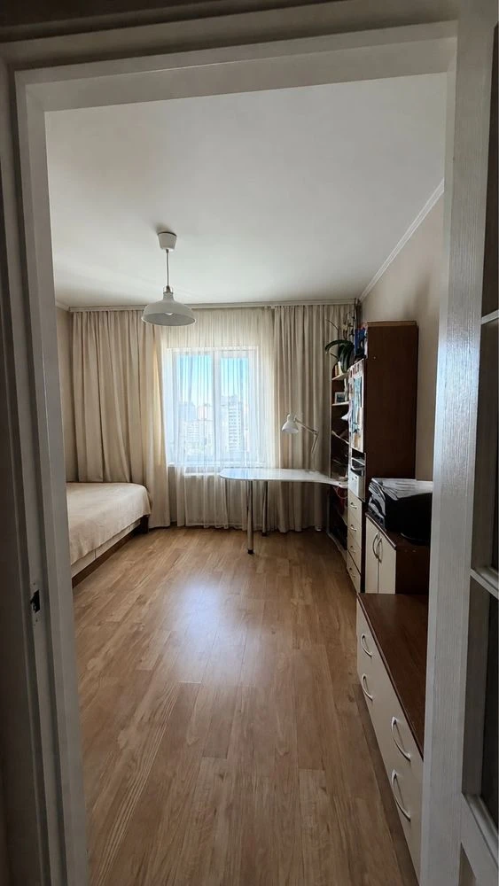 3-кімнатна 98 м² на Милославській — велика квартира, заїжджа