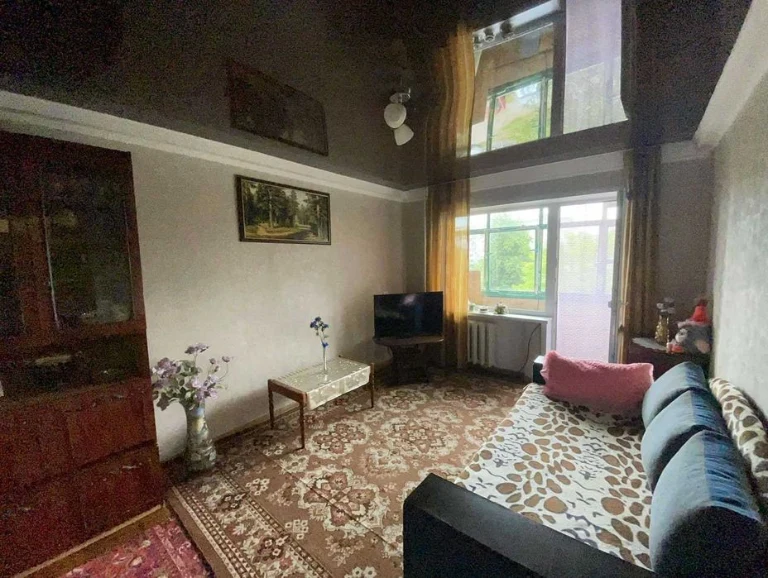 Продам 2-х комнатную квартиру в районе 7 гимназии.