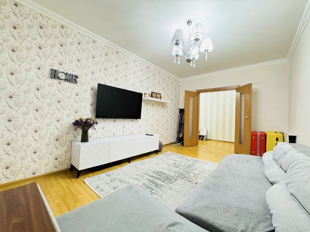 3-кім.  квартира 92 м², Позняки, Урлівська 36, River Mall. Б