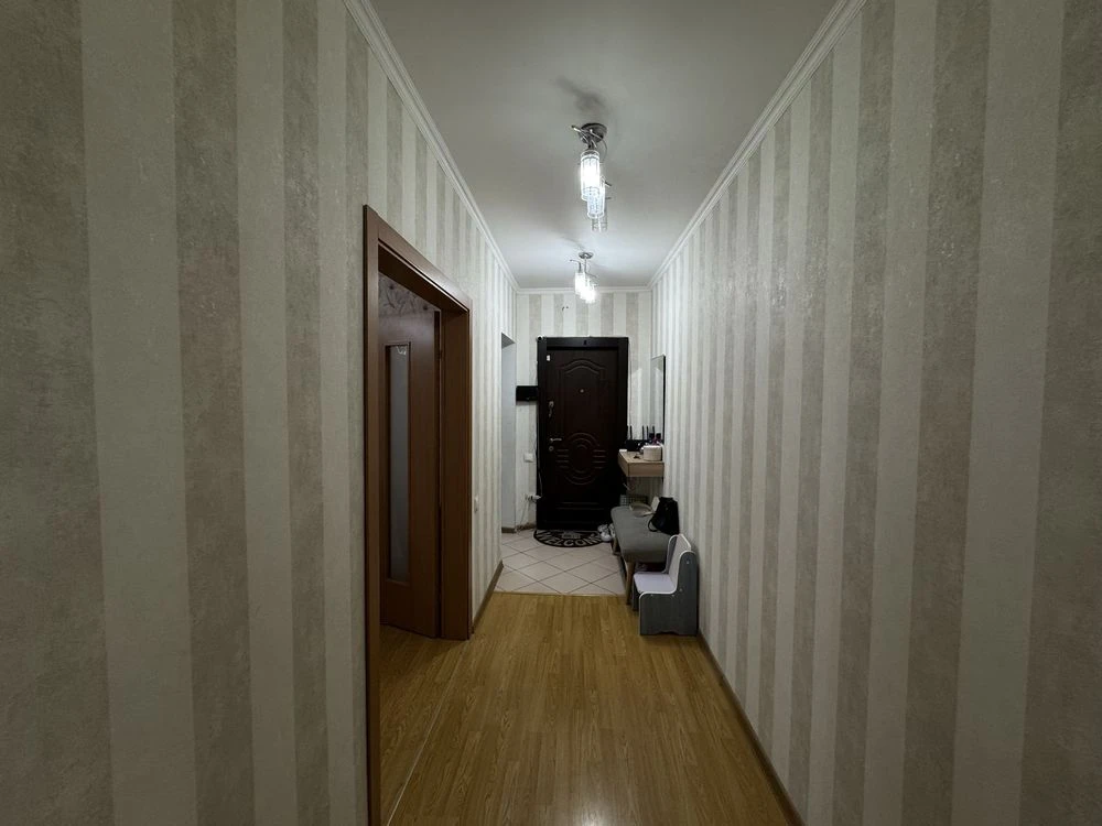 3-кім.  квартира 92 м², Позняки, Урлівська 36, River Mall. Б