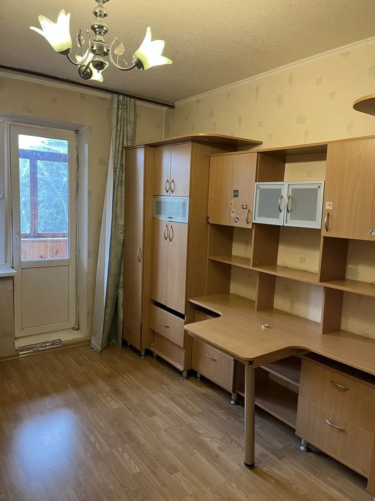 3 rooms, 70m2, 3rd floor, Heroiv Dnipra, 1m2 = 1200 USD