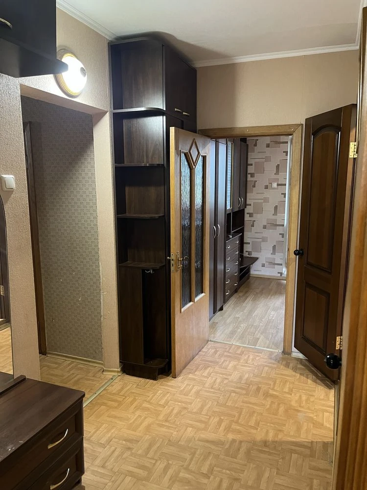 3 rooms, 70m2, 3rd floor, Heroiv Dnipra, 1m2 = 1200 USD