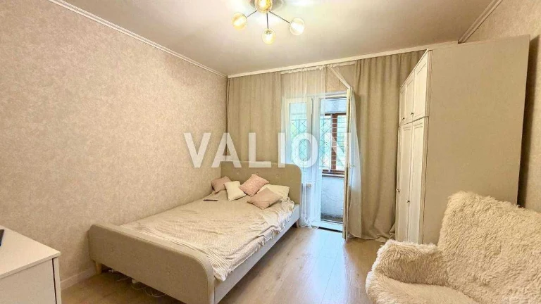 Sale of a functional 2-room apartment near the Kharkivska metro station