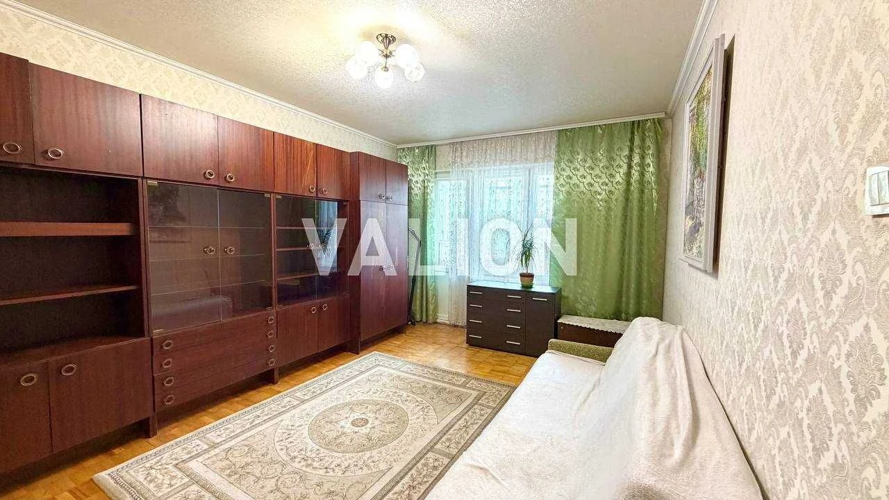 Sale of a functional 2-room apartment near the Kharkivska metro station