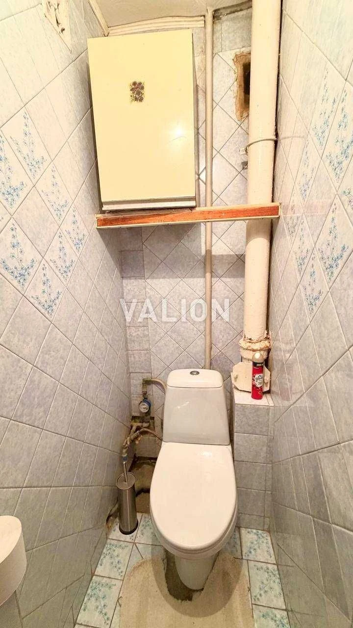 Sale of a functional 2-room apartment near the Kharkivska metro station