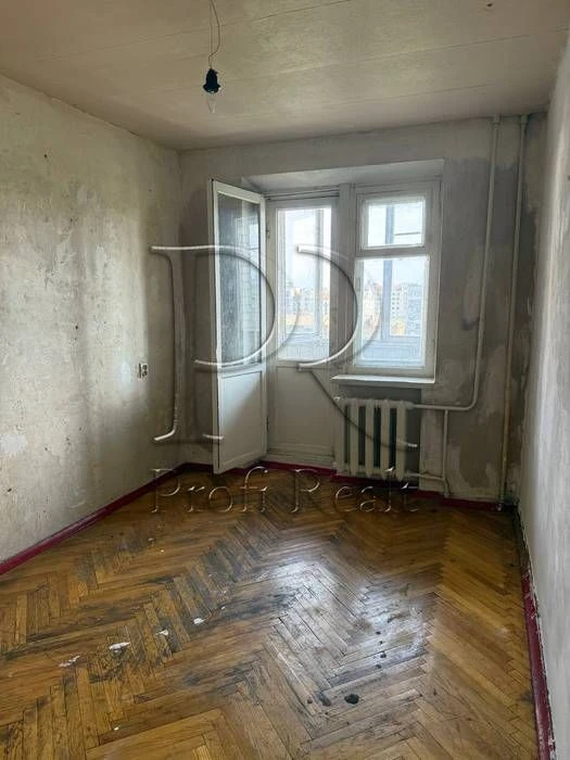 Apartment for sale 3-room metro Tarasa Shevchenko / Poshtova st.