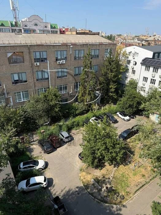 Apartment for sale 3-room metro Tarasa Shevchenko / Poshtova st.
