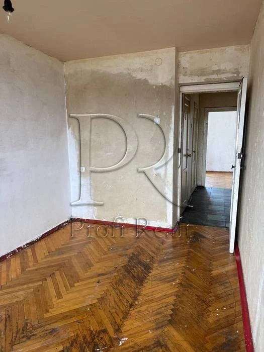 Apartment for sale 3-room metro Tarasa Shevchenko / Poshtova st.