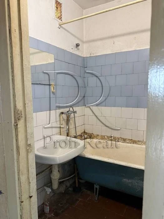 Apartment for sale 3-room metro Tarasa Shevchenko / Poshtova st.