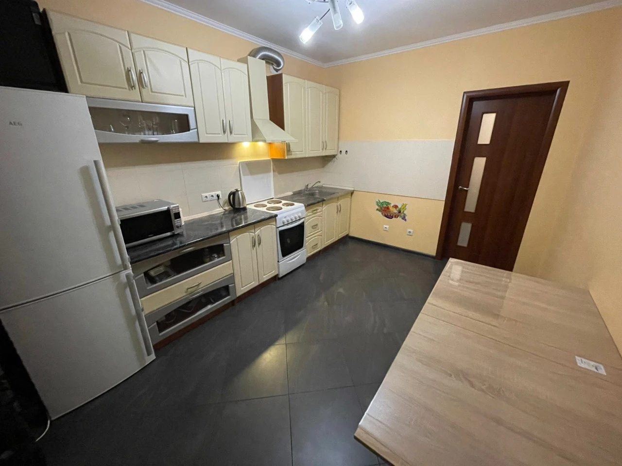 Продаж квартири з ремонтом 53м2 Єлизавети Чавдар 11, метро О