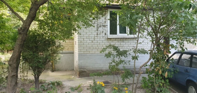 Відрадний продаєтся 1к квартира!