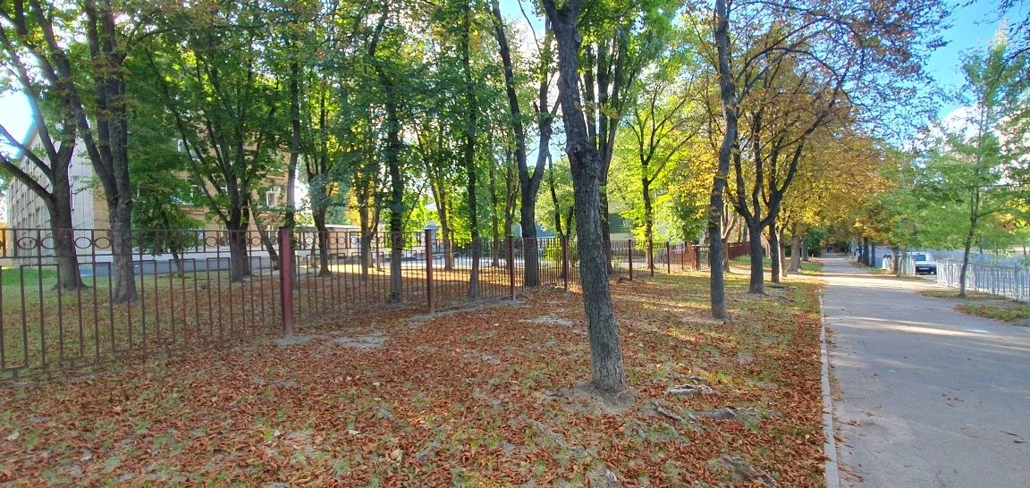 Відрадний продаєтся 1к квартира!