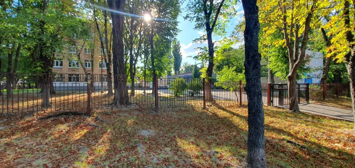 Відрадний продаєтся 1к квартира!