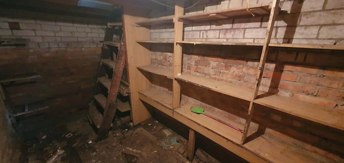 Відрадний продаєтся 1к квартира!