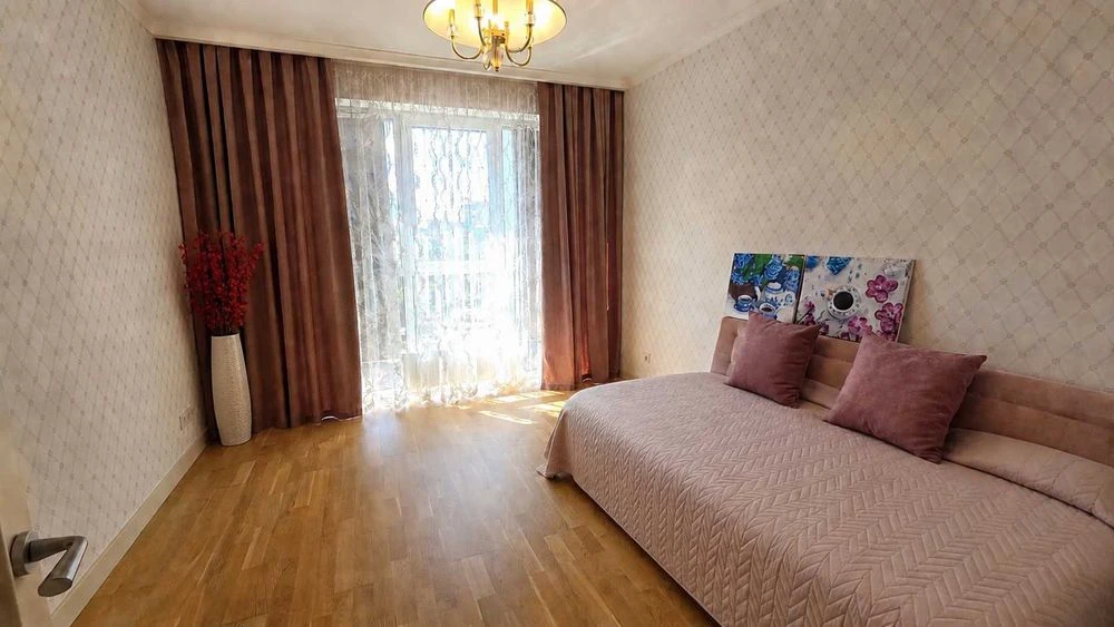 Продаж 4-х кімн. квартири в ЖК Квартет, Липківського 16-В