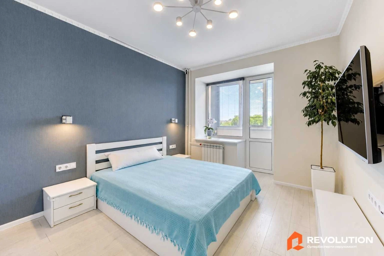 Без комісії. Продаж 3к квартири 91.2м2, вул. Хмельницька, 10