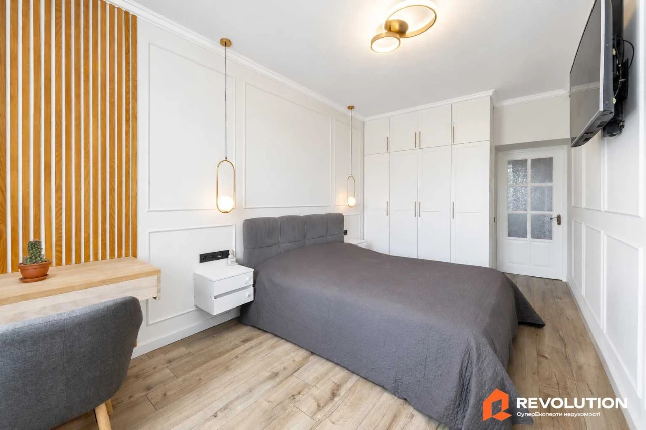 Без комісії. Продаж 3к квартири 91.2м2, вул. Хмельницька, 10