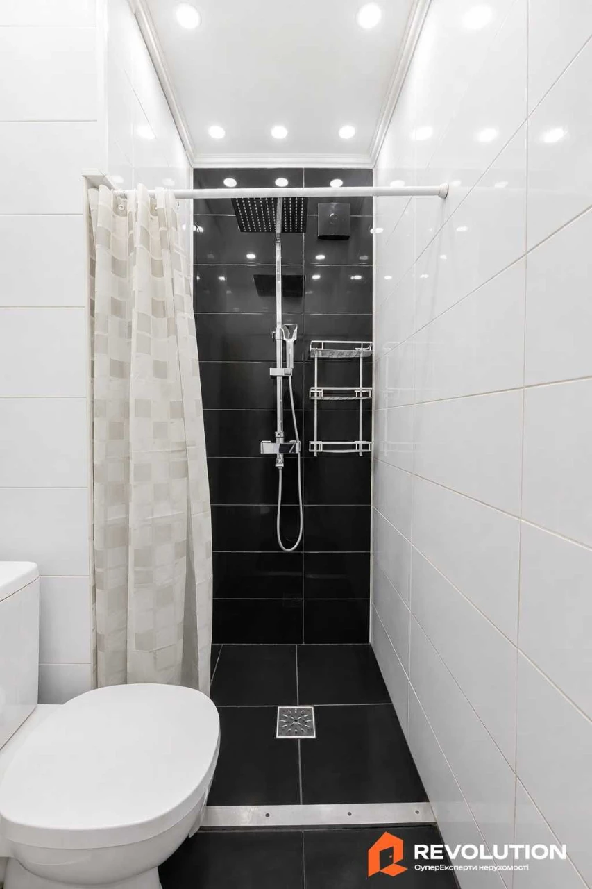 Без комісії. Продаж 3к квартири 91.2м2, вул. Хмельницька, 10
