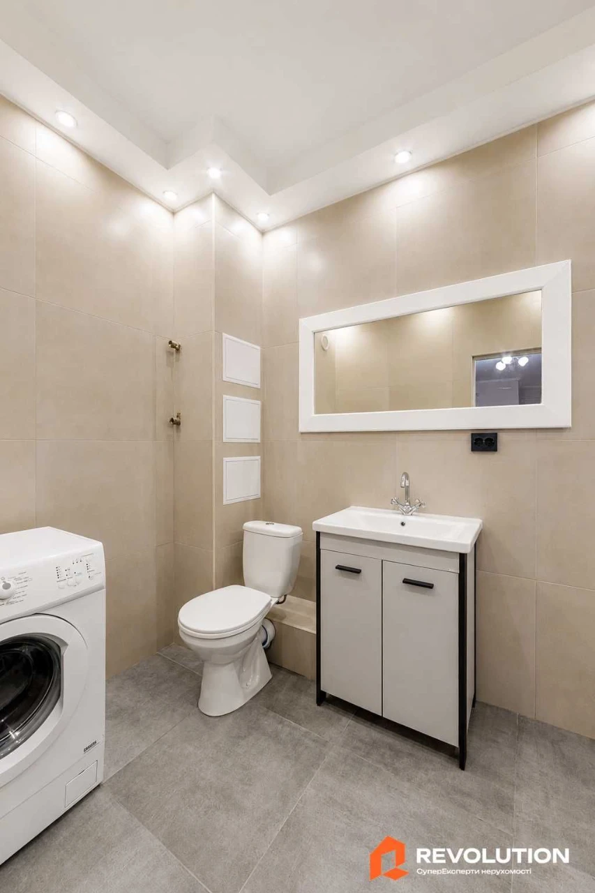 Без комісії. Продаж 3к квартири 91.2м2, вул. Хмельницька, 10