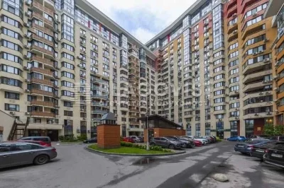 For sale 6-room apartment in Holosiivskyi residential complex Sonyachna Brama. Zdanovs