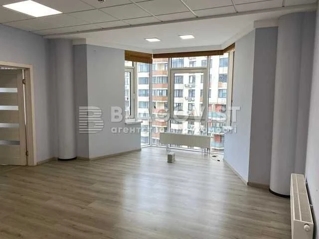 For sale 6-room apartment in Holosiivskyi residential complex Sonyachna Brama. Zdanovs