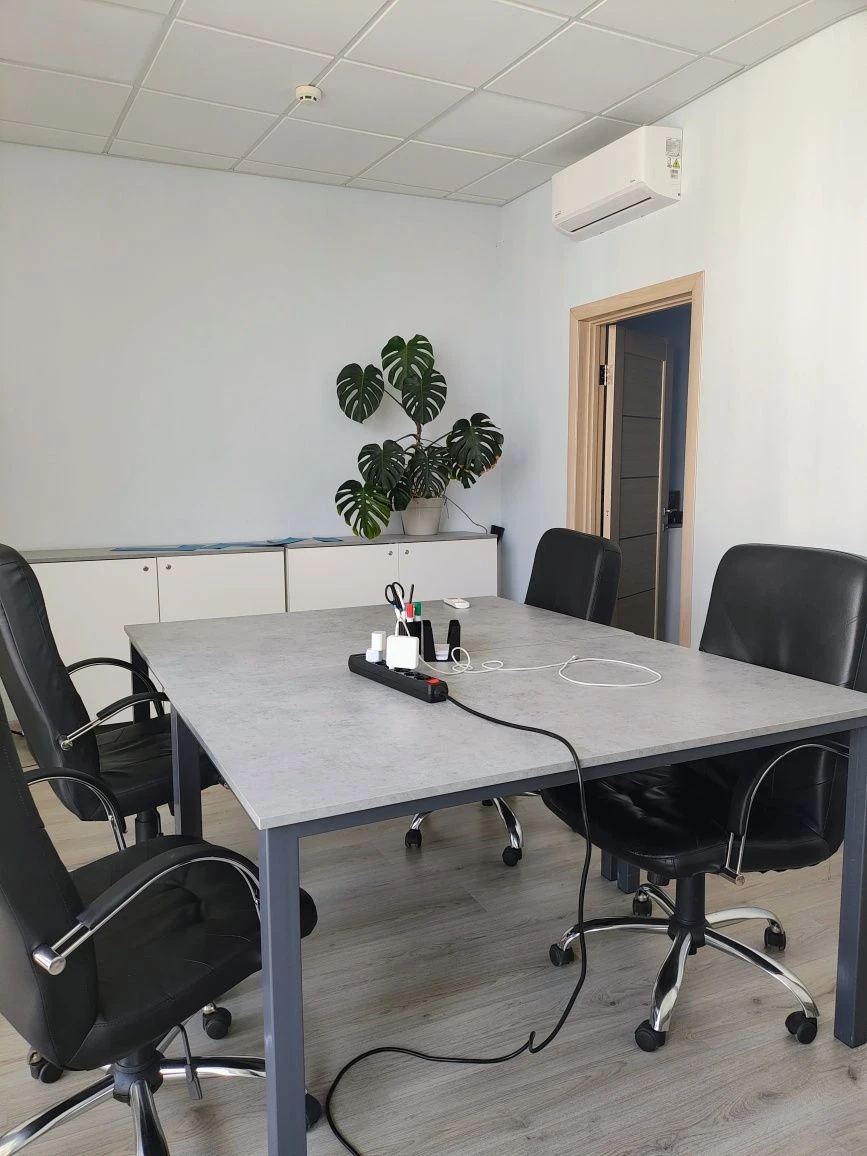 For sale 6-room apartment in Holosiivskyi residential complex Sonyachna Brama. Zdanovs
